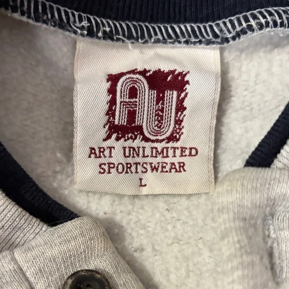 Gray Sweatshirt with Fishing Scene - Picture 5 of 8